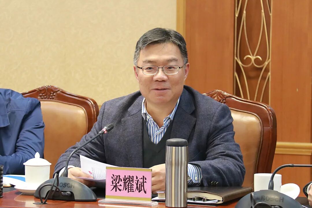 高新区管委会到高明区调研座谈