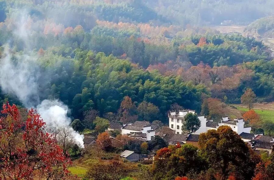 不在农村住了，为什么很多人还要回老家盖一栋新房？（好文）