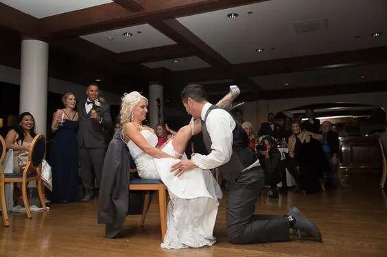 女团 女团为什么要在大腿上绑根带子？