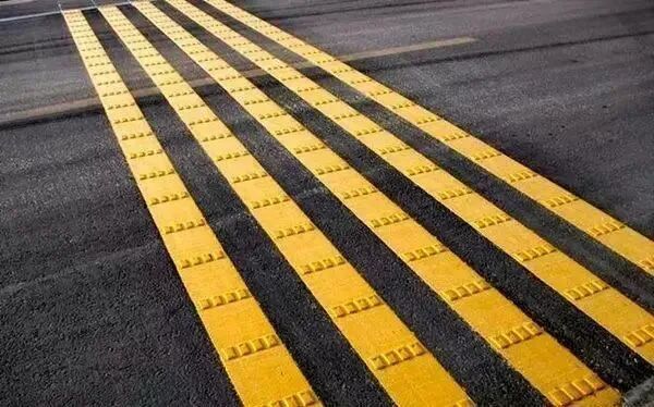 vloc线是哪里的导流线能停车？！还有谁不知道高速上的这4种线→_https://www.jmylbn.com_新闻资讯_第10张