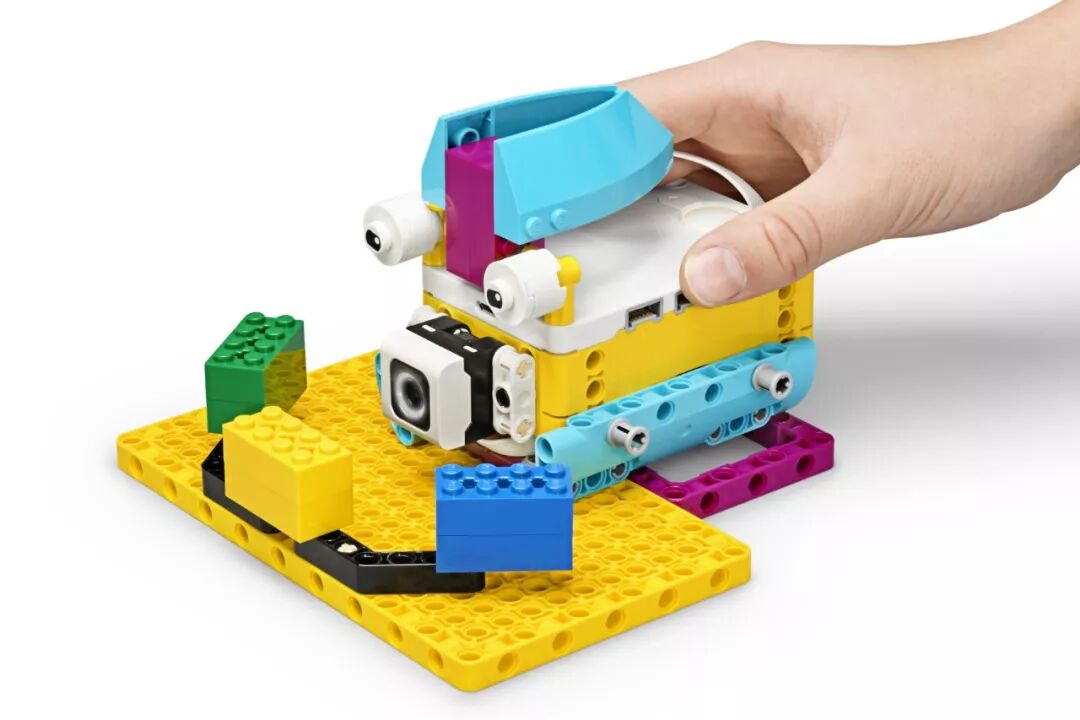 lego乐高乐高教育最新legoeducationspikeprime科创套装亮相中国