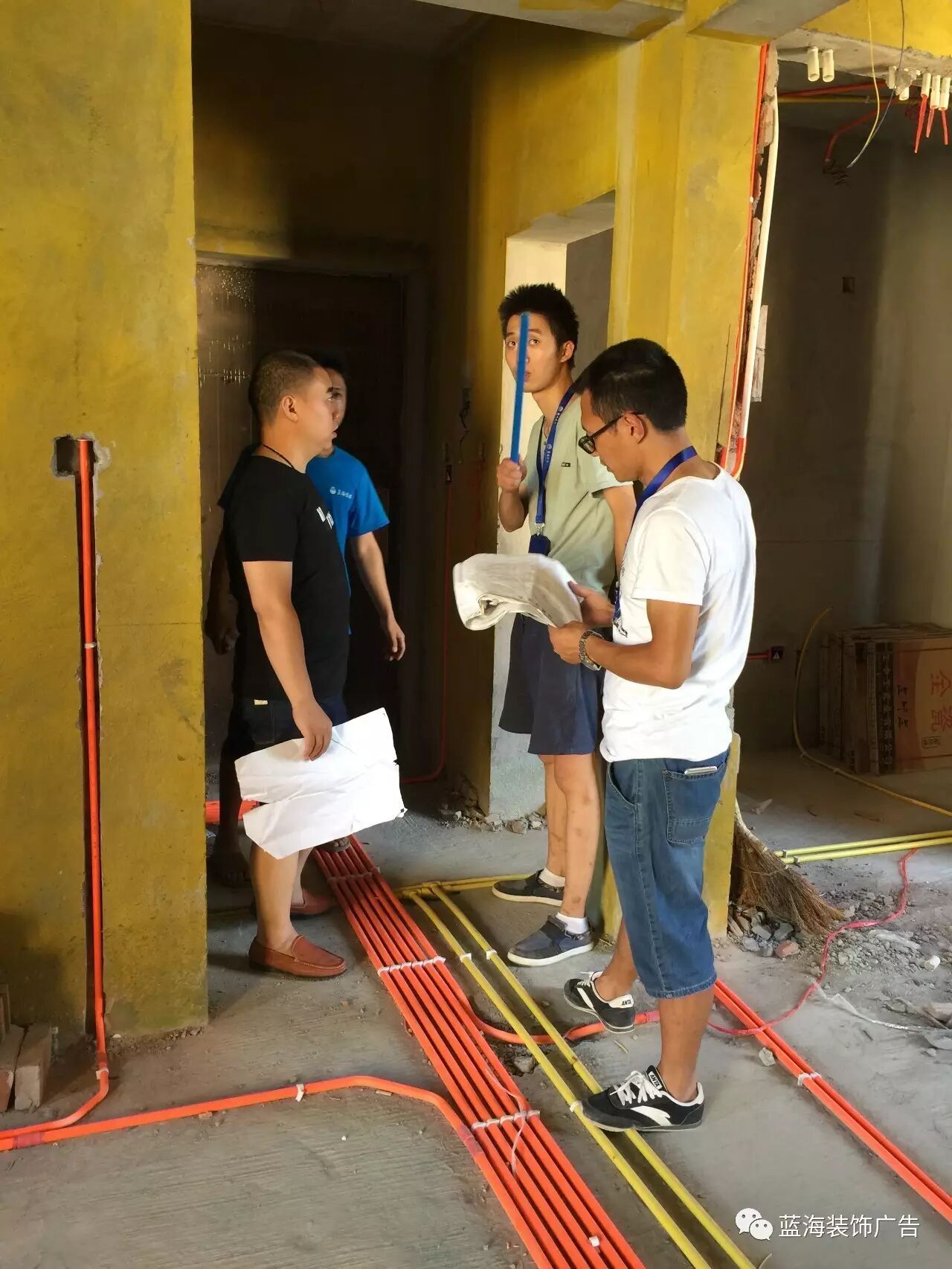 蓝海装饰:新锐20栋16-5水电验收