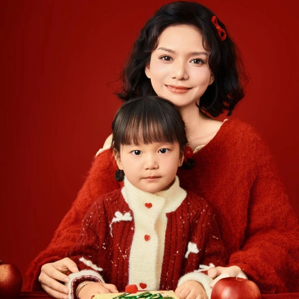 莹莹服饰总店