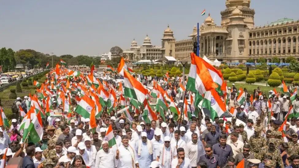 目前印度正在举国庆祝“大胜”，似乎没工夫再和巴基斯坦打一场。