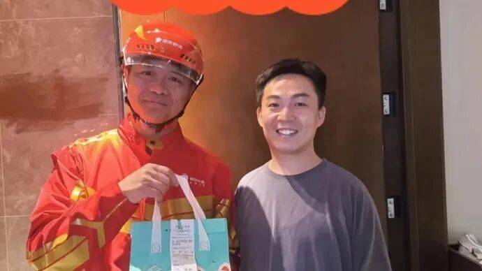 刘强东本人送外卖，京东证实！此前曾喊话竞对平台