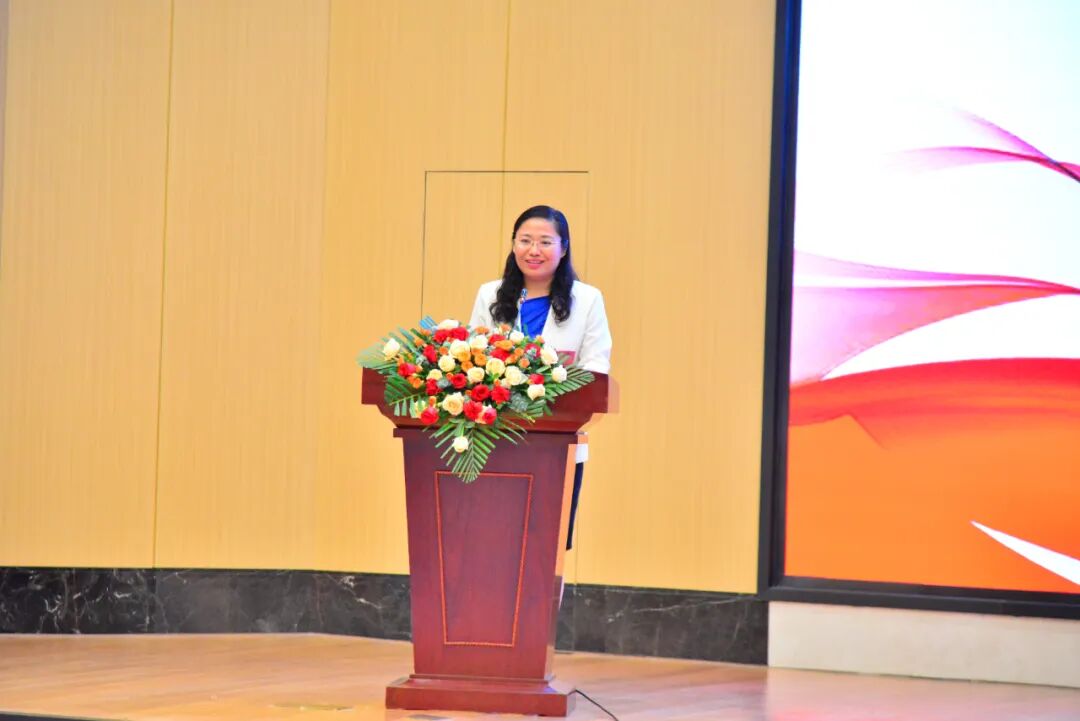 宣传部部长徐冬梅在致辞中表示:"世纪金榜集团从1999年来济南创业,24