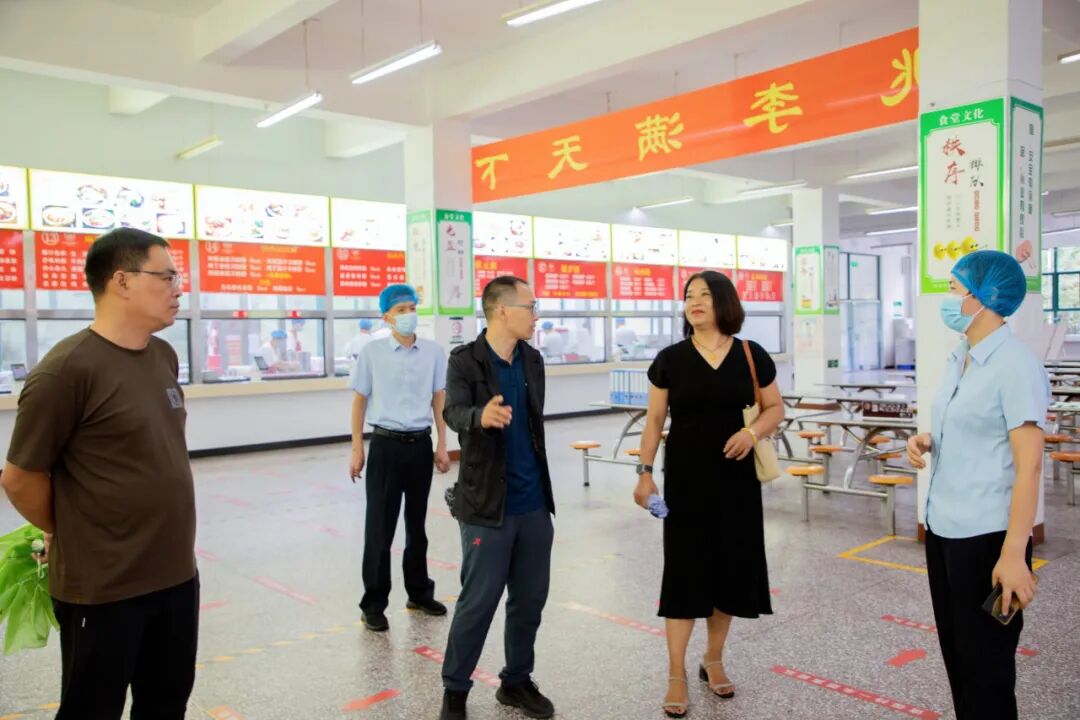 3、检查食堂.jpg