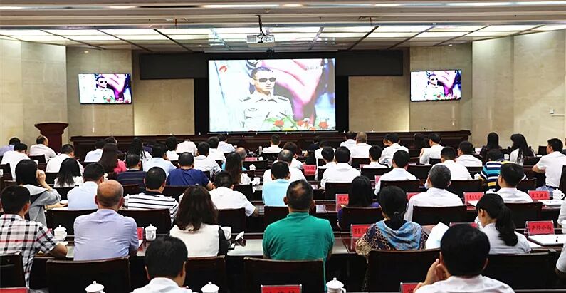 杜富国英雄事迹_先进人物杜富国的事迹_杜富国先进事迹和颁奖词