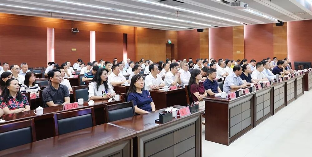 杜富国先进事迹和颁奖词_先进人物杜富国的事迹_杜富国英雄事迹