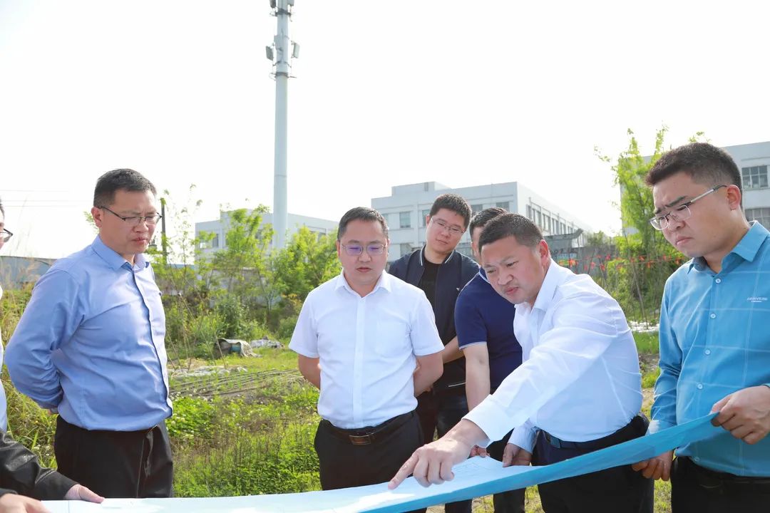 朱世斌先后来到遵义汇航机电有限公司,贵州中航电梯