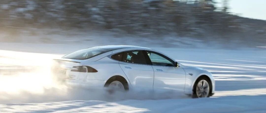 2.6万辆特斯拉被召回，热泵空调的错与对？