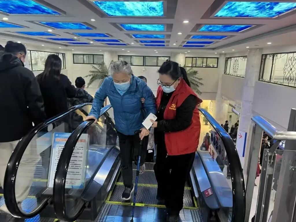 北京宣武醫院、護士全程協助陪同掛號跑腿，解決您的掛號看病難問題的簡單介紹