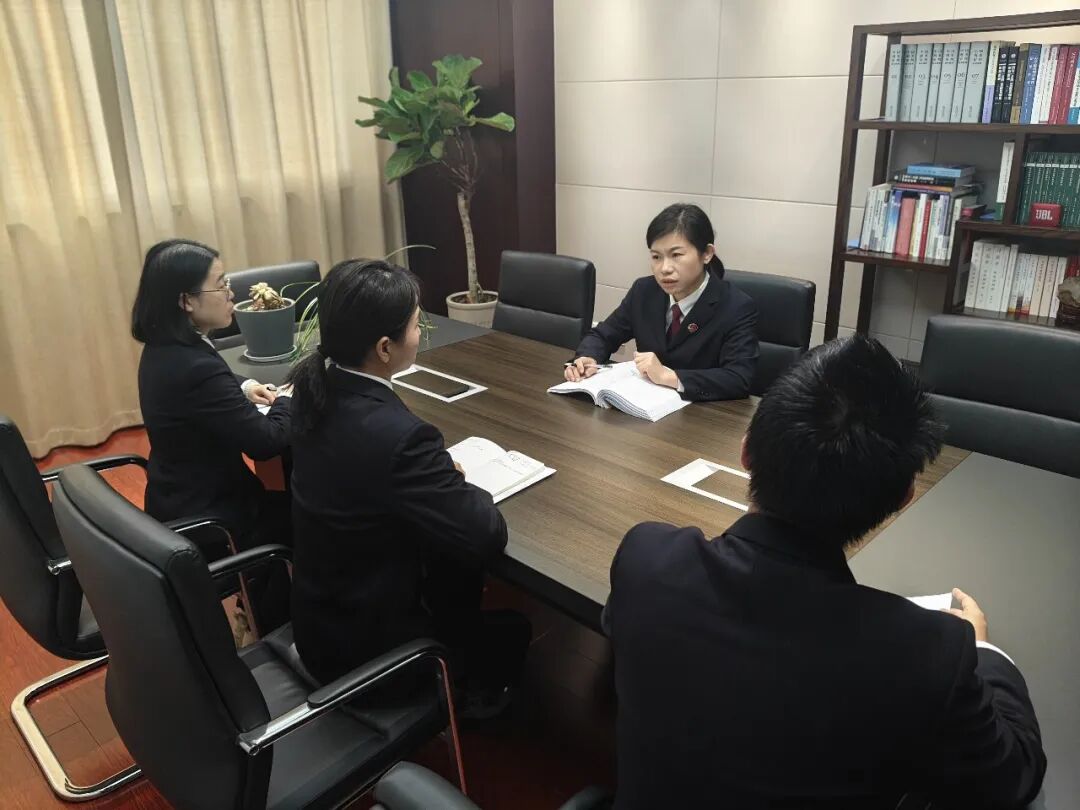 洗钱窝点凌晨上演“警匪片”，假警察抢劫电诈赃款！涉案人员均被判刑(图1)