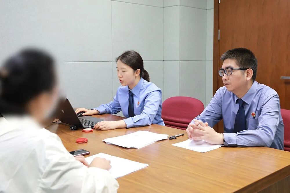 月嫂服务公司藏内鬼，近4万余条母婴信息流入摄影工作室(图1)