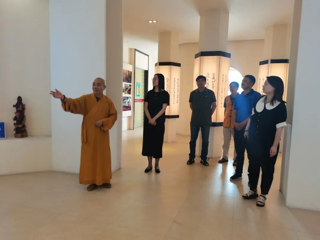 宁德市民政局副局长嵇静、福鼎市民政局局长丁宗明一行赴资国寺调研宗教界参与养老服务情况