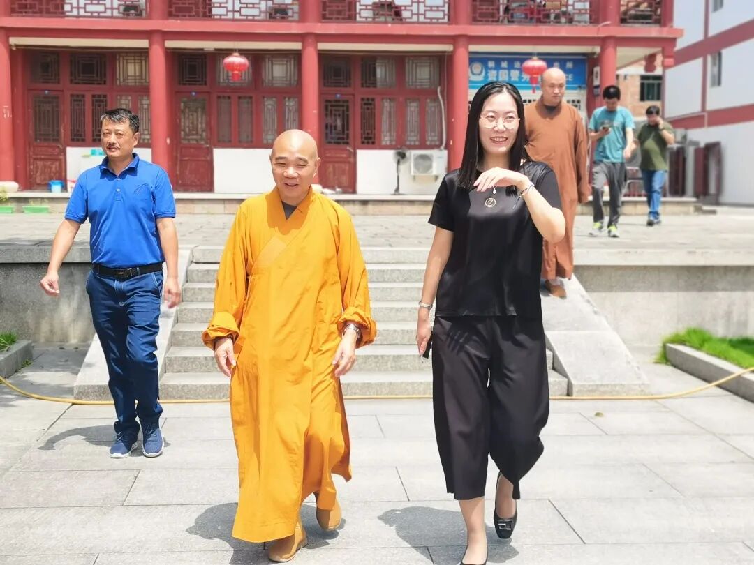 宁德市民政局副局长嵇静、福鼎市民政局局长丁宗明一行赴资国寺调研宗教界参与养老服务情况