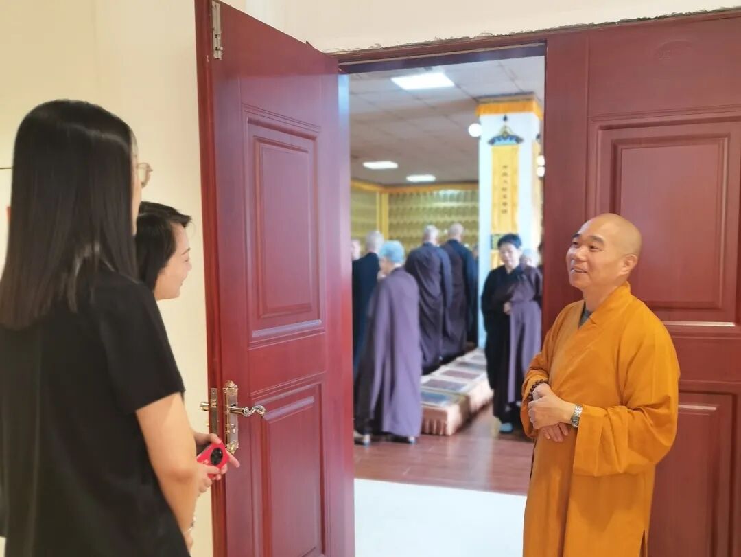 宁德市民政局副局长嵇静、福鼎市民政局局长丁宗明一行赴资国寺调研宗教界参与养老服务情况