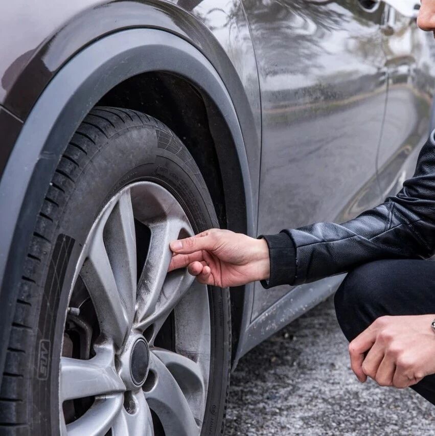 车子没问题，年检后却一身伤？法律：可要求车检所赔偿！