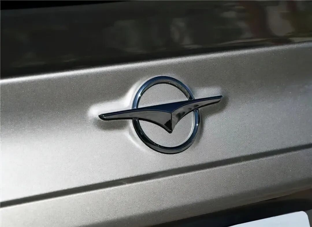 曾年销量22万“一车难求”，如今销量暴跌，两年巨亏26亿