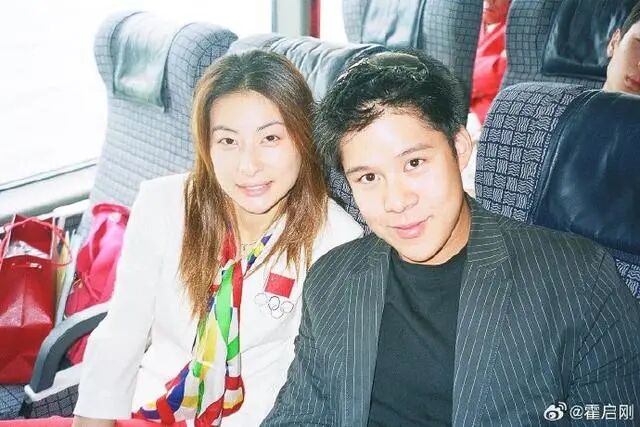 霍启刚发文晒与郭晶晶旧照：20年前国家队访港之行，改写了我的一生