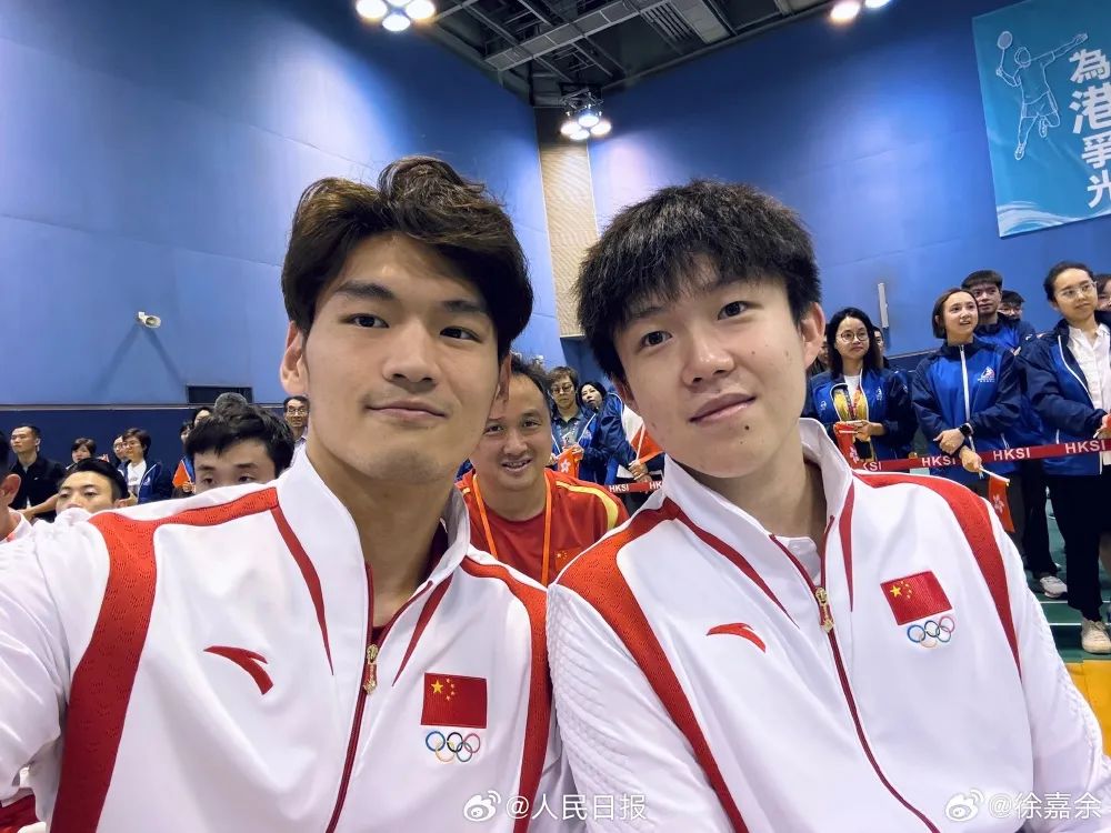 霍启刚发文晒与郭晶晶旧照：20年前国家队访港之行，改写了我的一生