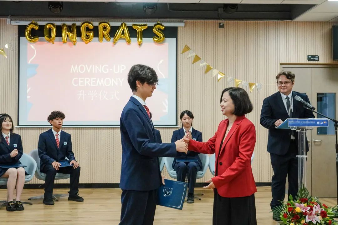 G10升学仪式：“成为‘榜样’，成为‘开拓者’”｜TWIS Moving-up Ceremony