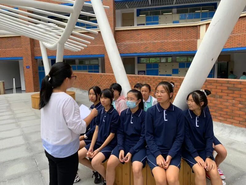 聆听心声共话成长厦门英才学校中学部初中新生座谈会