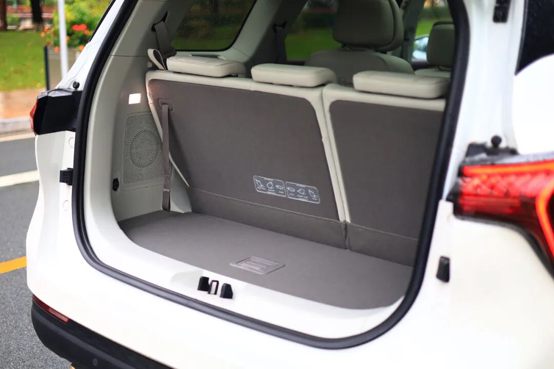 99万起,尺寸看齐艾力绅,这辆7座mpv值不值得入手?-爱卡汽车爱咖号