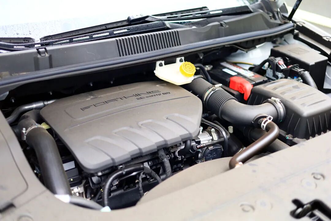 风行游艇搭载由沈阳航天三菱汽车发动机制造有限公司所生产的型号为4a