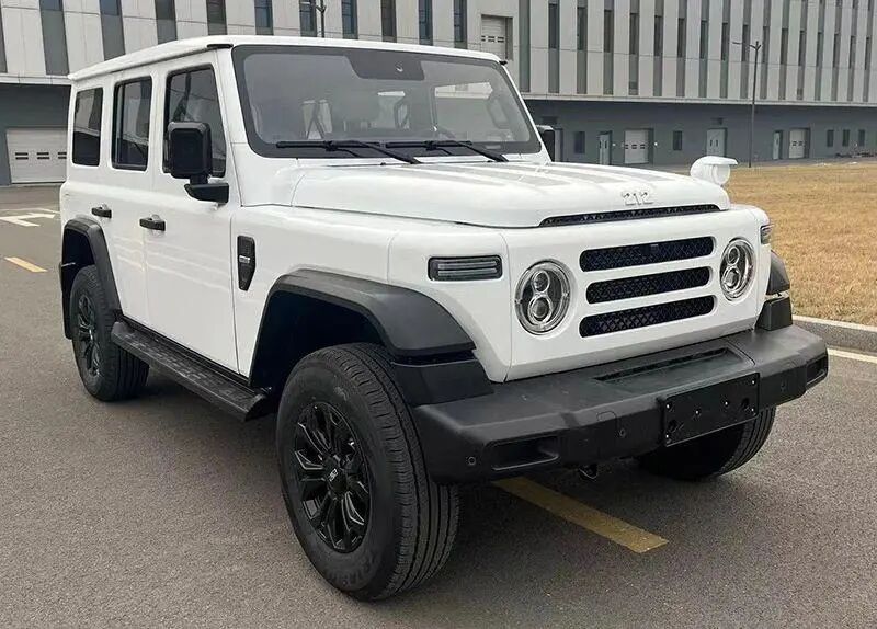 10万级最像奔驰大g的新车!2.0t 8at,这辆"方盒子"卖多少钱