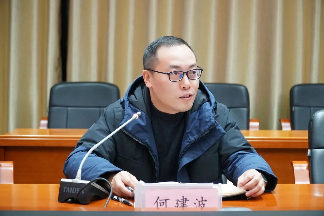 绵阳中学举行校长见面日师生座谈会