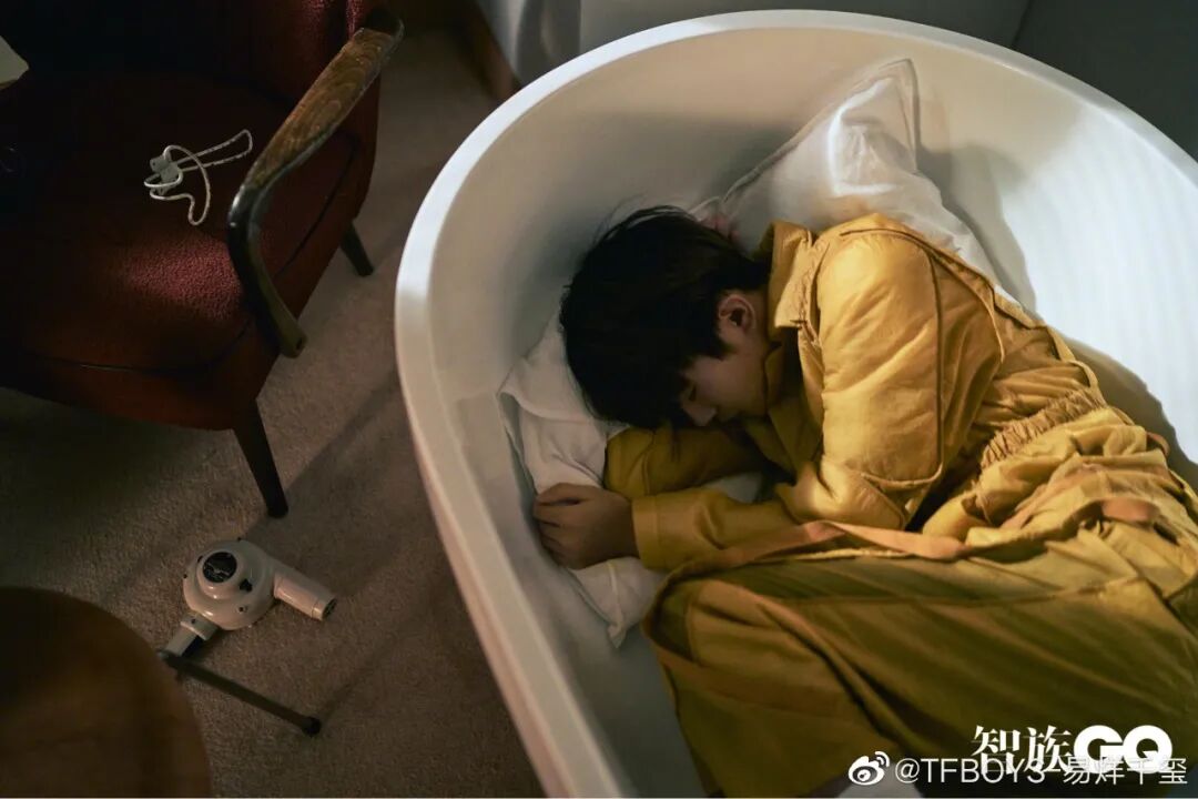 �����ü������ˣ���������ǧ��������ѧPOSE��