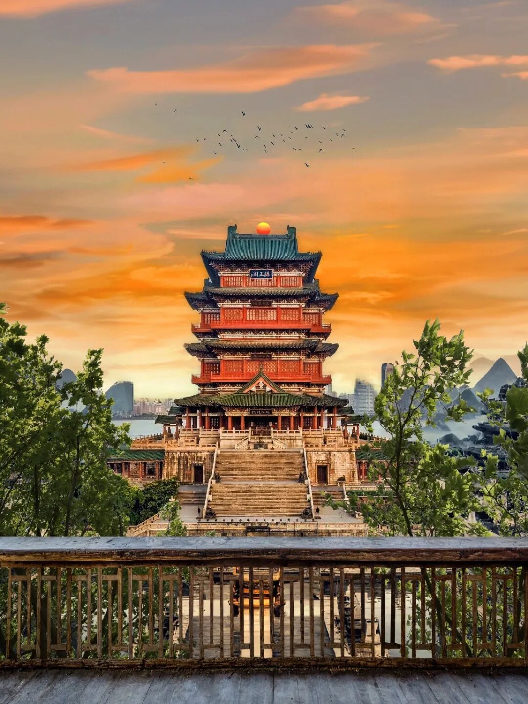 王勃笔下的滕王阁,仿佛穿越千年回到大唐