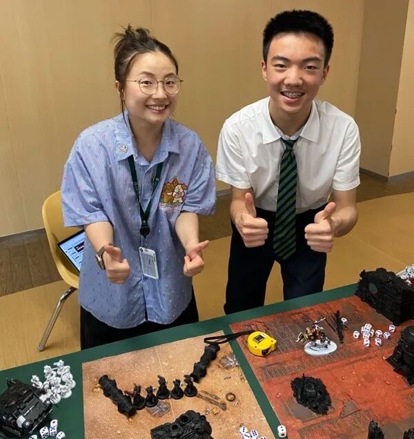 CCA Fair社员与Ms. Sharpy的合照.jpg