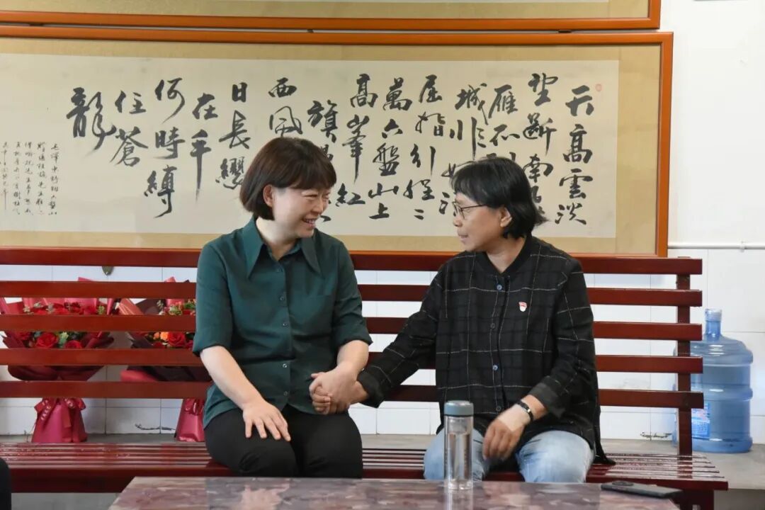 丽江市委书记浦虹看望张桂梅老师