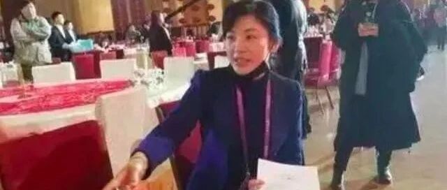 周涛气质高雅也是会老的，没修图的样子，跟普通老年人一个样！