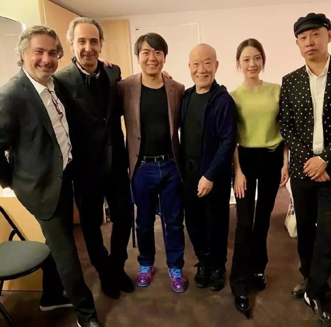 郎朗带老婆私下聚会,跟久石热情合影,他俩根本就不是一个级别!-微信头条网 郎朗带老婆私下聚会,跟久石热情合影,他俩根本就不是一个级别!