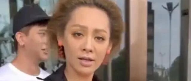 宁静练完舞没洗头，黑眼圈也很重，这么真实的状态看不出她48了！