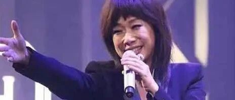 天后林忆莲也老了，演唱会上的未修图，脸上坑洼身材臃肿如桶！