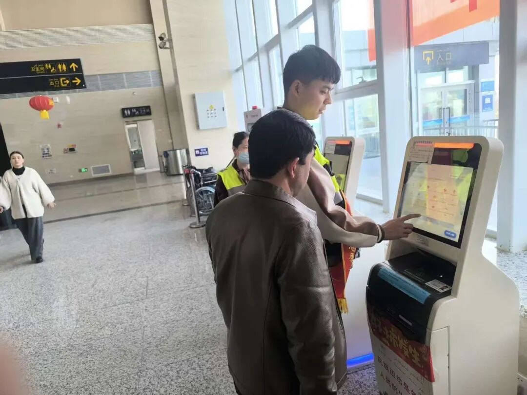 【志愿暖空港 服务伴出行】新疆机场集团于田万方机场志愿服务擦亮民航服务名片