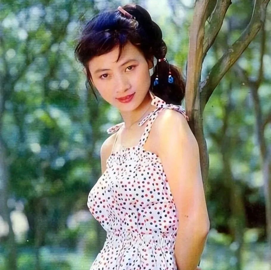 白灵:好莱坞第一华人漂,曾经清纯的她,为何变成一代“妖星”?
