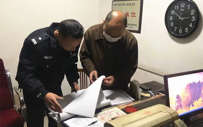 鎮巴交警深入客運公司開展冬季客運安全檢查