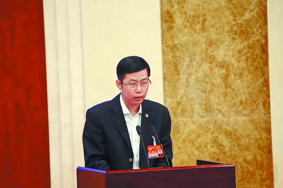 会议宣布:周少波任广西北部湾国际港务集团有限公司党委副书记,副董事