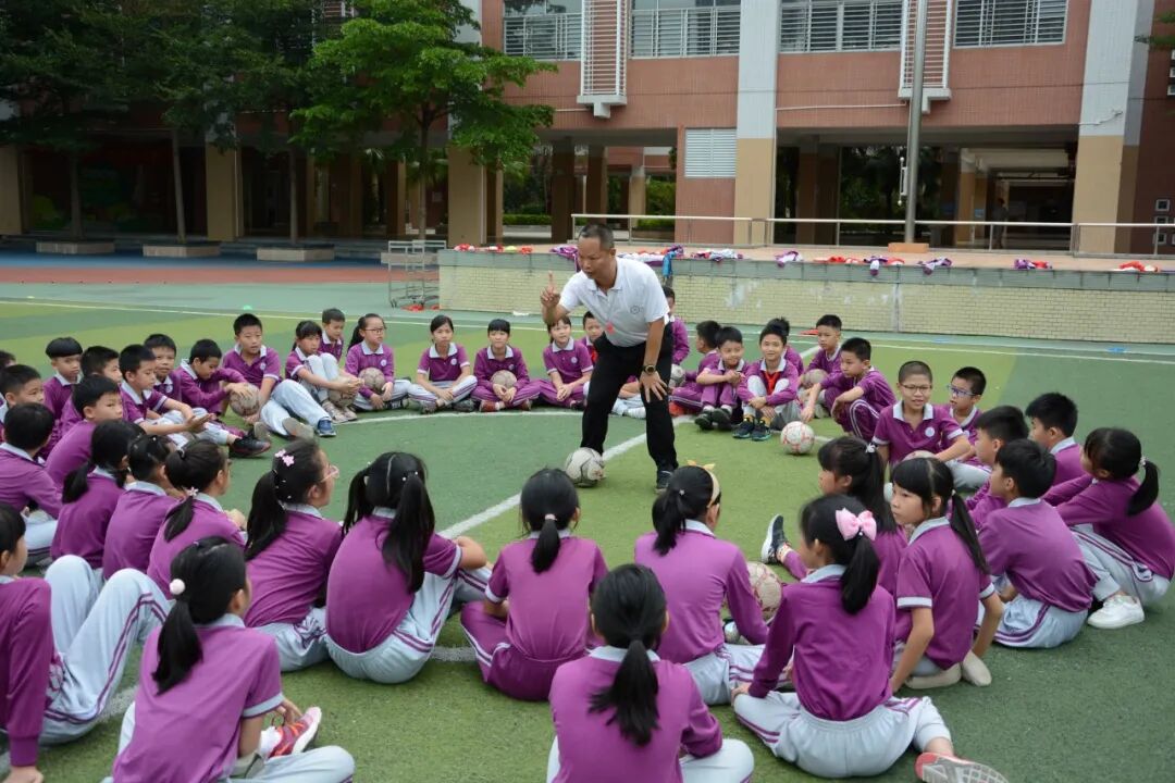 孔令滨 摄以肇庆市第十五小学为例,该校的校本课程分为基础型,拓展型