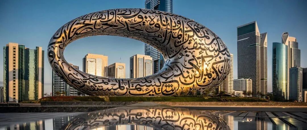 迪拜新地标刷屏引争议！77米高室内无一根柱子，网友迷惑：还是地球人吗？