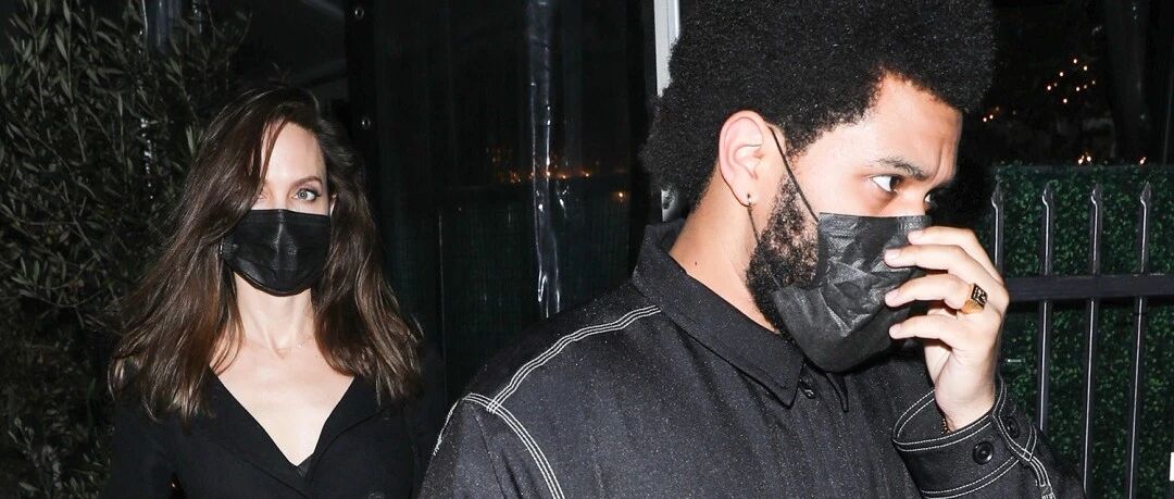 2022年最离谱的情侣诞生了！网友：堪比巩俐和许嵩在一起了…