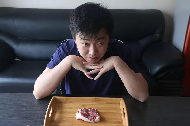 



作为一枚吃货，我不允许你还不知道“拿铁羊排”这道菜！
