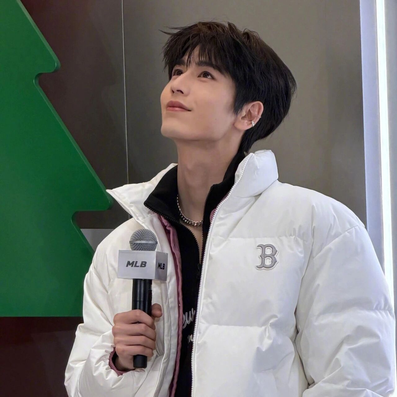 张凌赫没有技巧就是硬帅!!!