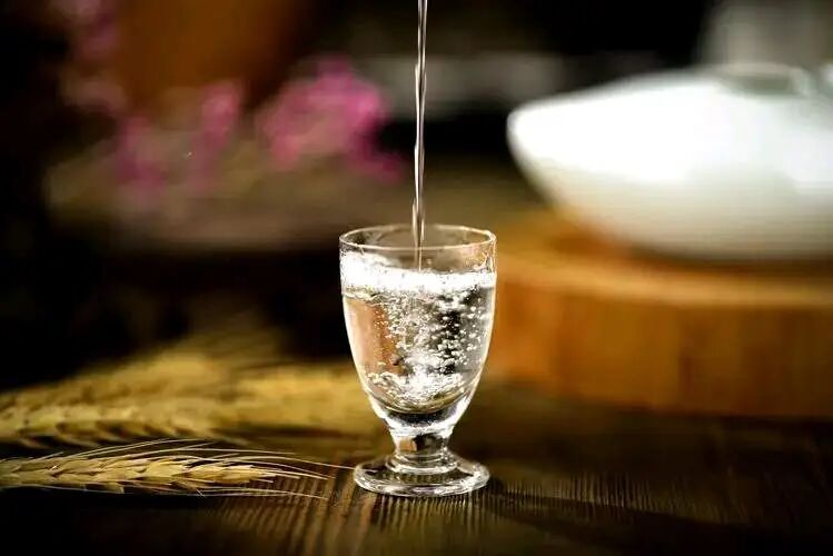 茅台酒价跌，触发收藏市场‘蝴蝶效应’，解读连锁反应