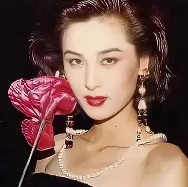 辣的、甜的、野的、艳的美人，90年代的国模里都有